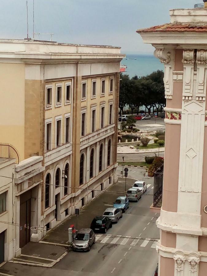 Le Suite Dei Due Mari Cucinino Privato Таранто Экстерьер фото